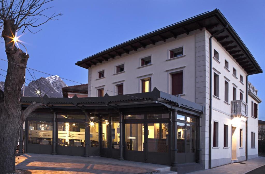 فندق La Locanda Alla Stazione Ponte nellʼAlpi المظهر الخارجي الصورة