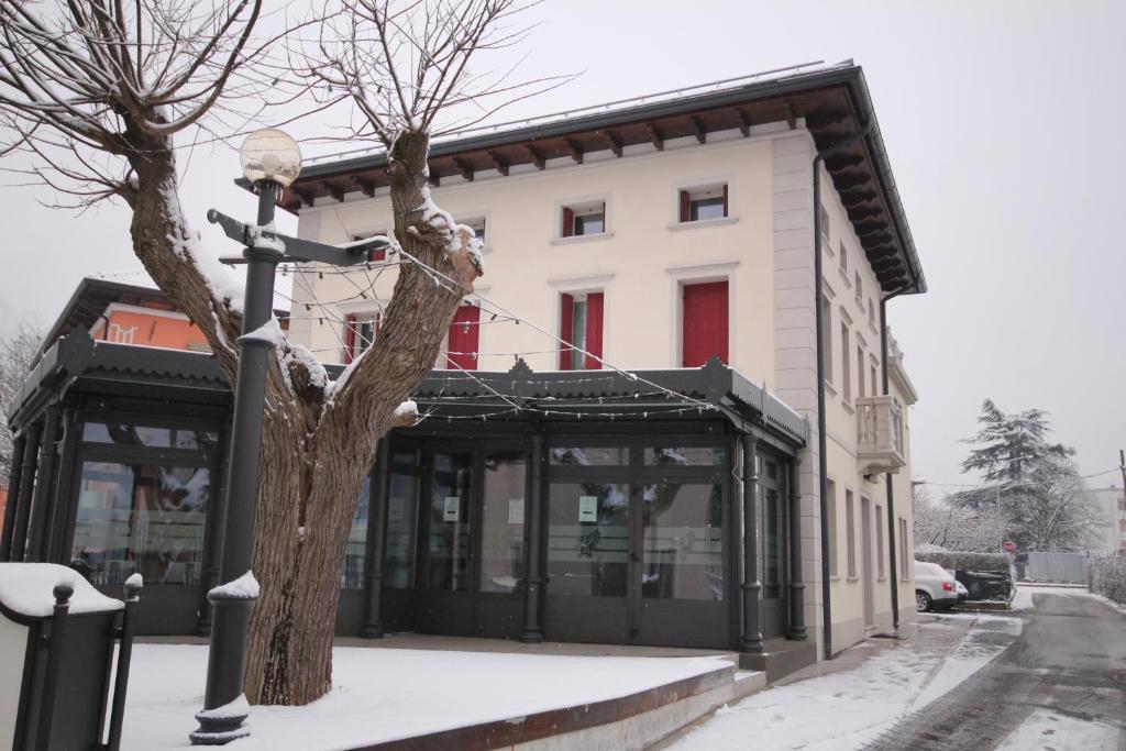 La Locanda Alla Stazione Ponte nellʼAlpi المظهر الخارجي الصورة